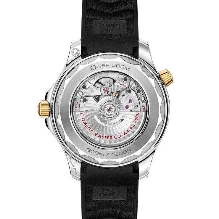 Omega horloge met een kast in geel goud op staal, met een wijzerplaat in het zwart en een diameter van 42 mm