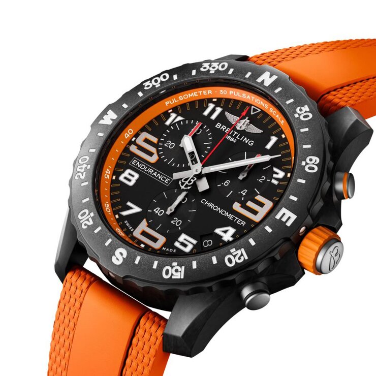 Breitling horloge met een kast in breitlight, met een wijzerplaat in het zwart en een diameter van 44