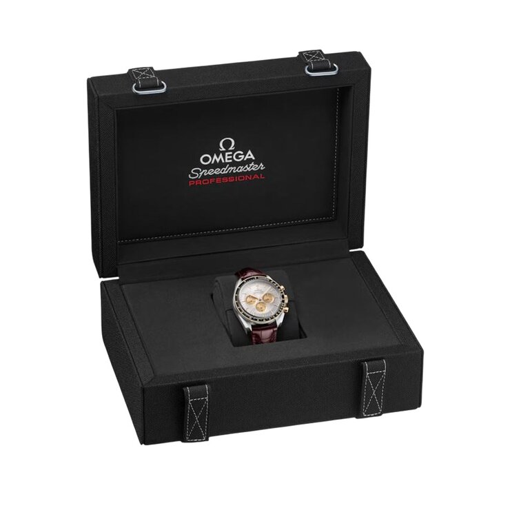 Omega horloge met een kast in geel goud op staal, met een wijzerplaat in het zilver en een diameter van 42 mm