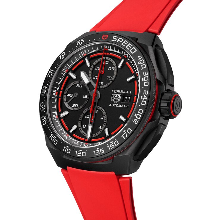 TAG Heuer horloge met een kast in titanium, met een wijzerplaat in het zwart en een diameter van 44