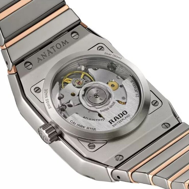 Rado horloge met een kast in keramiek en een wijzerplaat in het grijs