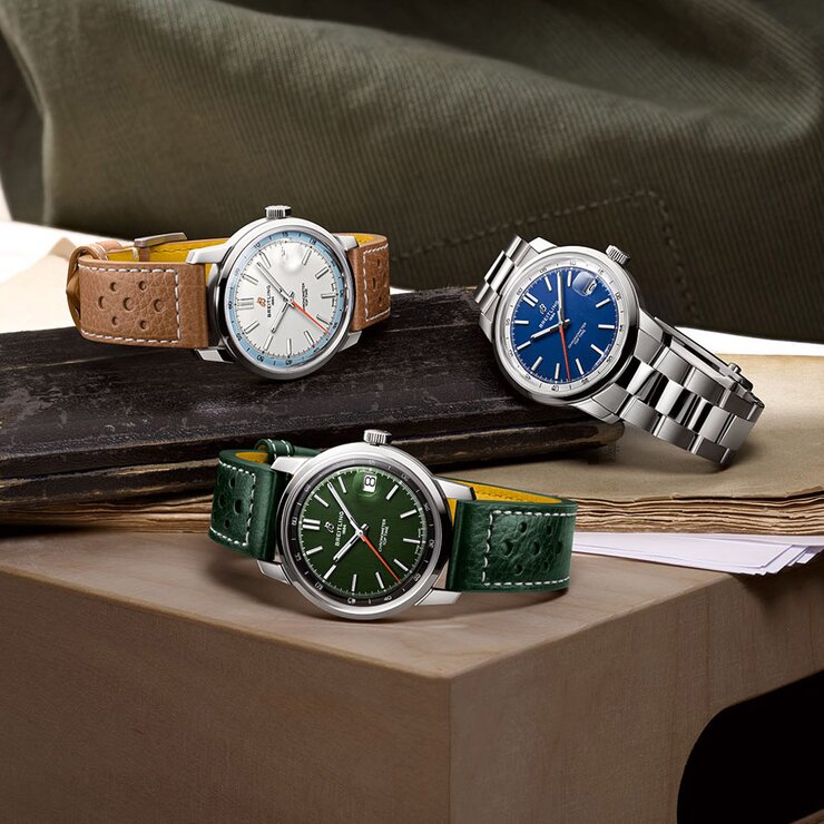 Breitling horloge met een kast in staal, met een wijzerplaat in het groen en een diameter van 38 mm