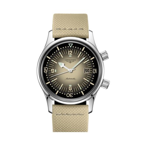 Longines horloge met een kast in staal, met een wijzerplaat in het beige en een diameter van 42 mm