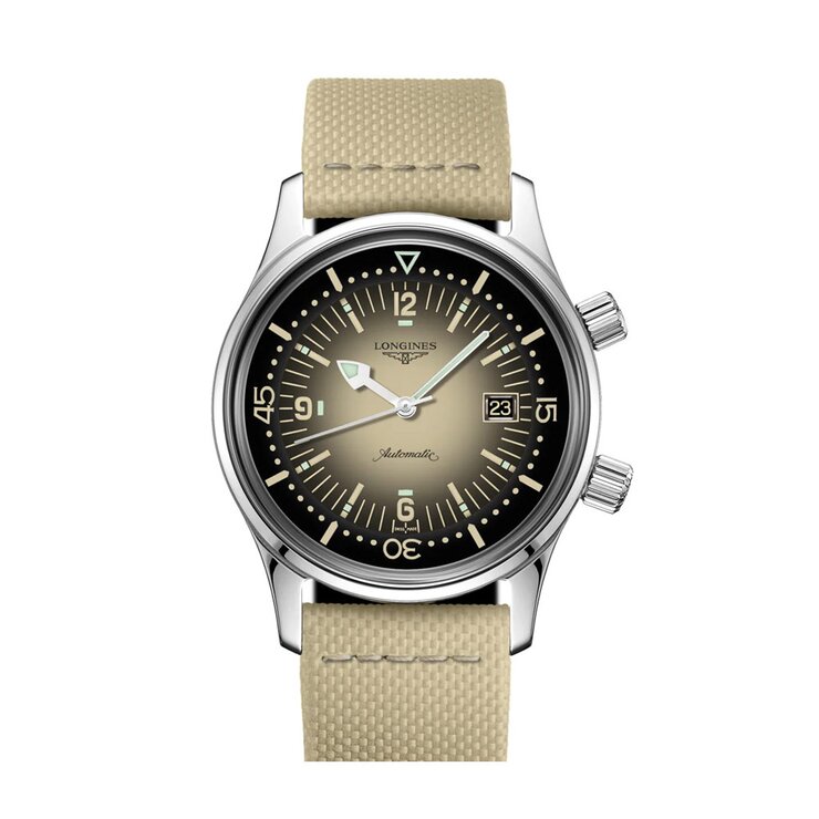Longines horloge met een kast in staal, met een wijzerplaat in het beige en een diameter van 42 mm