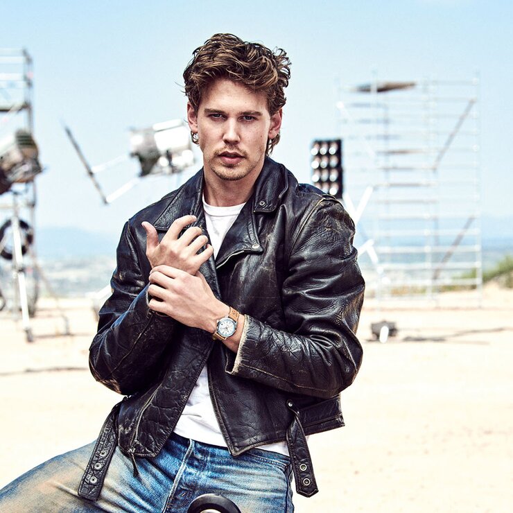 Breitling horloge met een kast in staal, met een wijzerplaat in het wit en een diameter van 38 mm