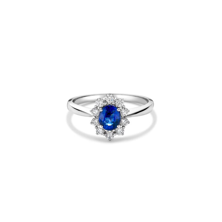 The Exclusive Collection verlovingsring in wit goud 18kt met ovalen saffier als hoofdsteen omringd door briljanten van 0,31 karaat