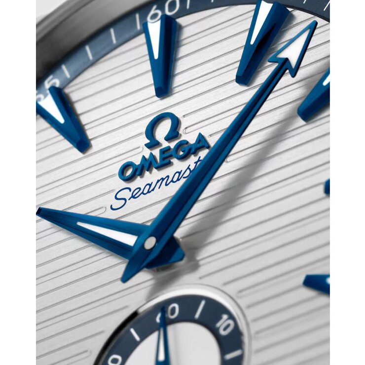 Omega horloge met een kast in staal, met een wijzerplaat in het zilver en een diameter van 41