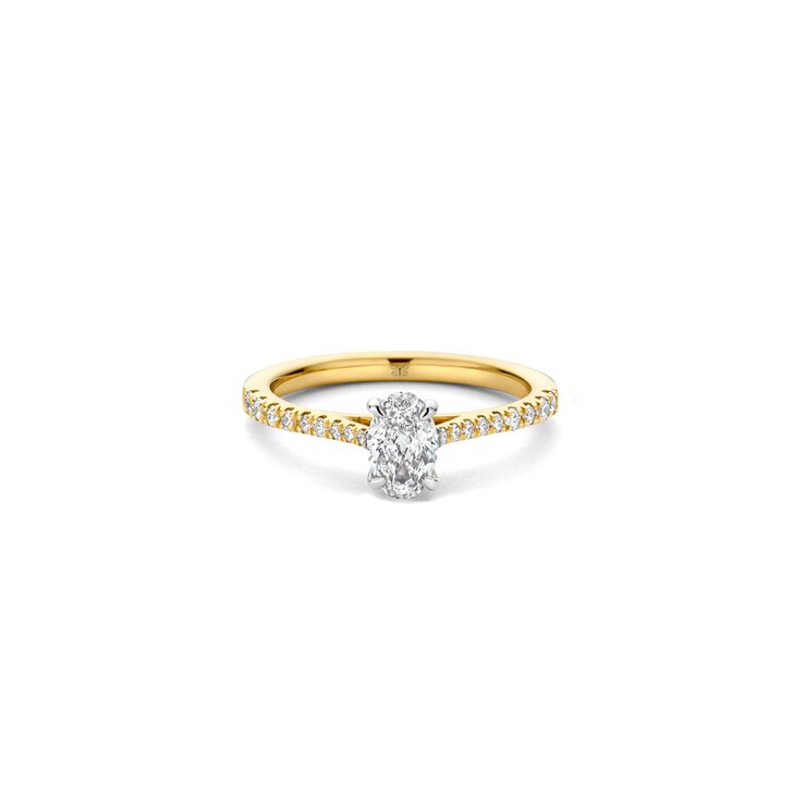 The Exclusive Collection verlovingsring in geel goud 18kt met ovalen diamant van 0,51 karaat als hoofdsteen omringd door briljanten van 0,20 karaat