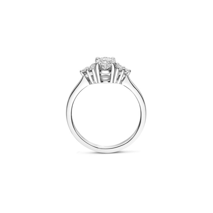 bague de fiançailles The Exclusive Collection en or blanc 18 ct avec diamant ovale de 0.61 carat comme pierre principale entouré de briljants de 0,19 karaat