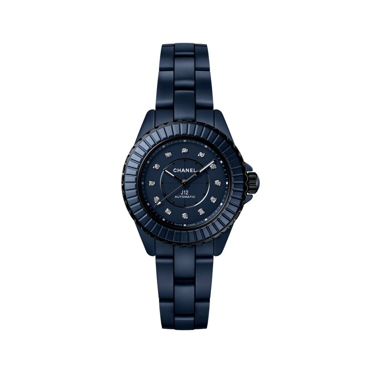 CHANEL horloge met een kast in keramiek, met een wijzerplaat in het blauw met briljant en een diameter van 33 mm