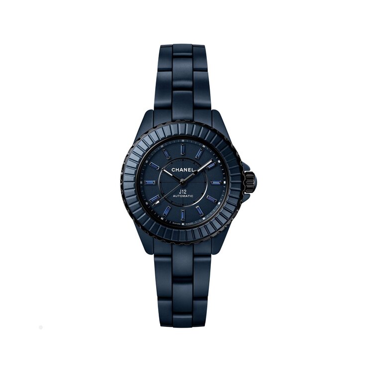 CHANEL horloge met een kast in keramiek, met een wijzerplaat in het blauw met saffier en een diameter van 33