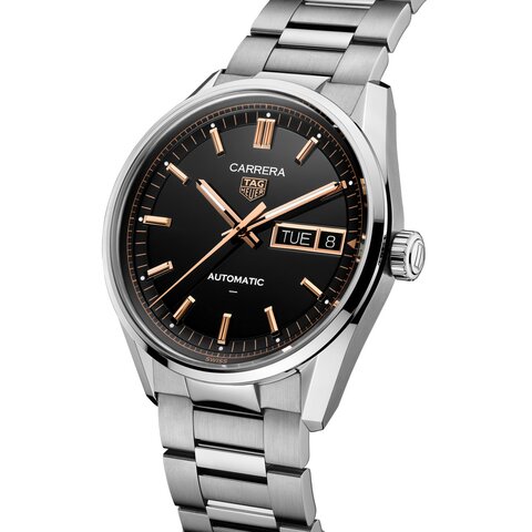 TAG Heuer horloge met een kast in staal, met een wijzerplaat in het zwart en een diameter van 41 mm