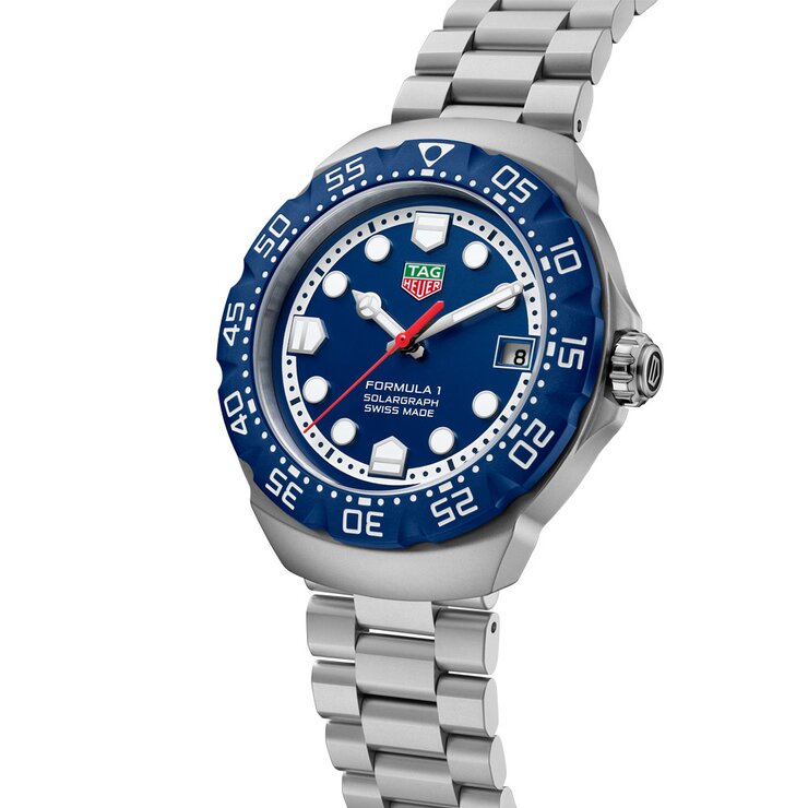 TAG Heuer horloge met een kast in polylight op staal, met een wijzerplaat in het blauw en een diameter van 38 mm