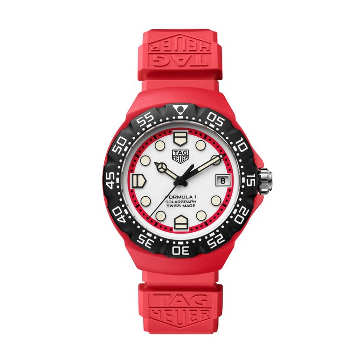 TAG Heuer horloge met een kast in polylight, met een wijzerplaat in het wit en een diameter van 38