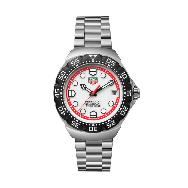 montre TAG Heuer avec un boîtier en polylight sur acier, un cadran blanc et un diamètre de 38 mm