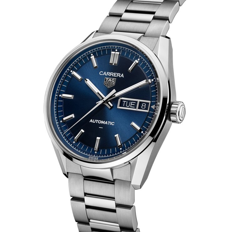 TAG Heuer horloge met een kast in staal, met een wijzerplaat in het blauw en een diameter van 41 mm