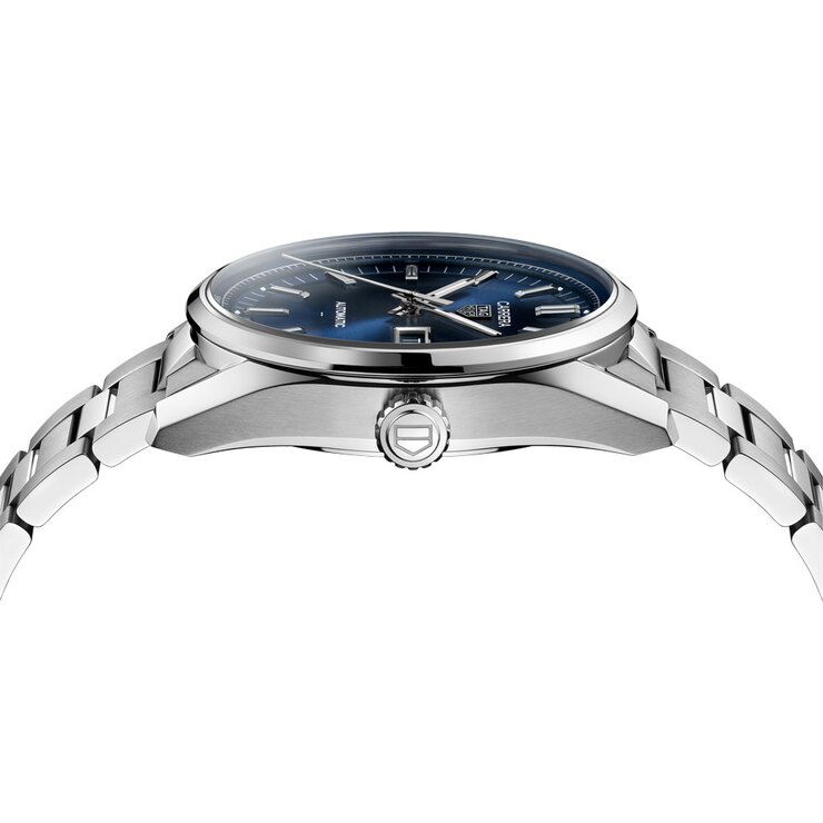 TAG Heuer horloge met een kast in staal, met een wijzerplaat in het blauw en een diameter van 41 mm