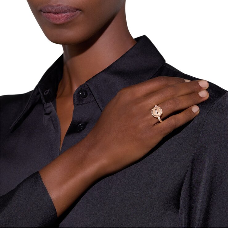 Pomellato ring in rosé goud 18kt met turquoise omringd door briljanten van 0,06 karaat