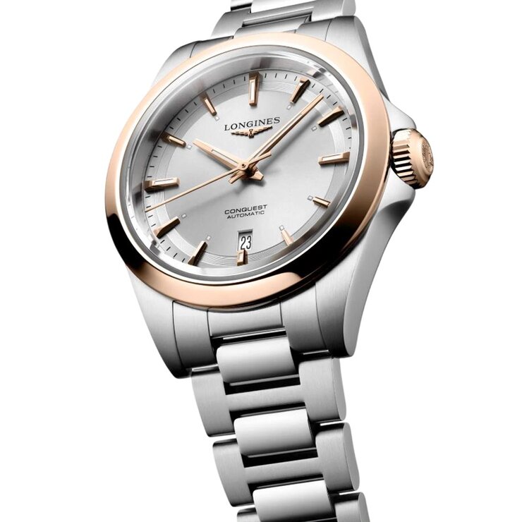 Longines horloge met een kast in rosé goud op staal, met een wijzerplaat in het zilver en een diameter van 30