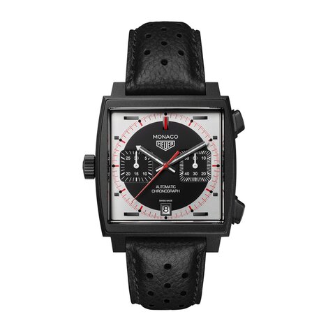 montre TAG Heuer avec un boîtier en titane, un cadran noir et un diamètre de 39