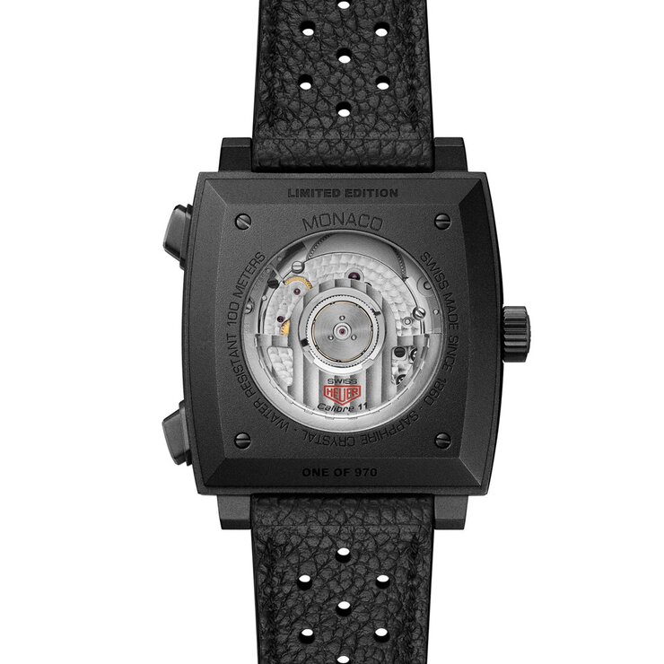 TAG Heuer horloge met een kast in titanium, met een wijzerplaat in het zwart en een diameter van 39