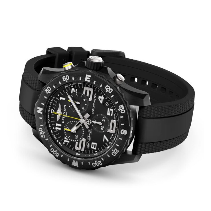 Breitling horloge met een kast in breitlight, met een wijzerplaat in het zwart en een diameter van 44
