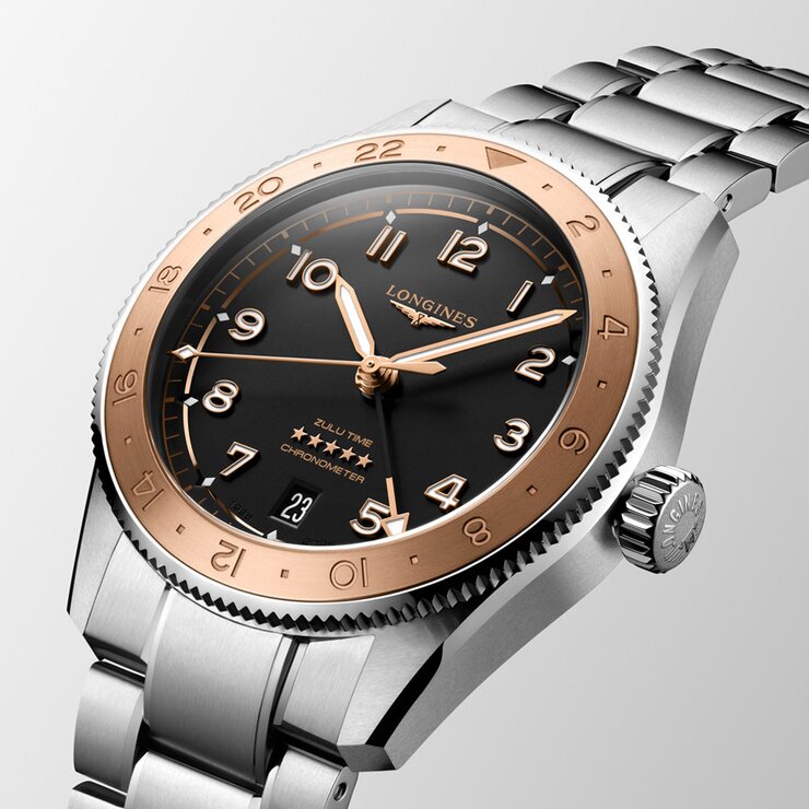 Longines horloge met een kast in rosé goud op staal, met een wijzerplaat in het zwart en een diameter van 39