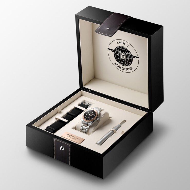 Longines horloge met een kast in rosé goud op staal, met een wijzerplaat in het zwart en een diameter van 39 mm