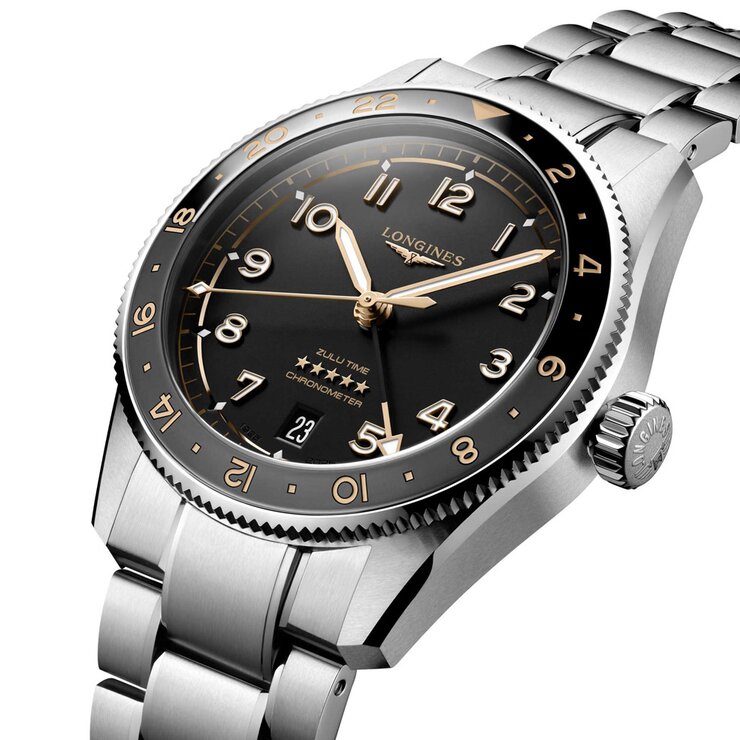 montre Longines avec un boîtier en keramiek op staal, un cadran noir et un diamètre de 39