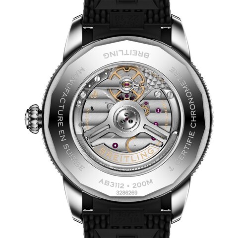 Breitling horloge met een kast in keramiek op staal, met een wijzerplaat in het zwart en een diameter van 44 mm