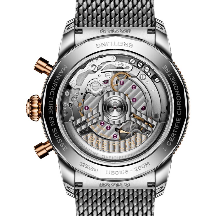 montre Breitling avec un boîtier en or rose sur acier, un cadran noir et un diamètre de 42
