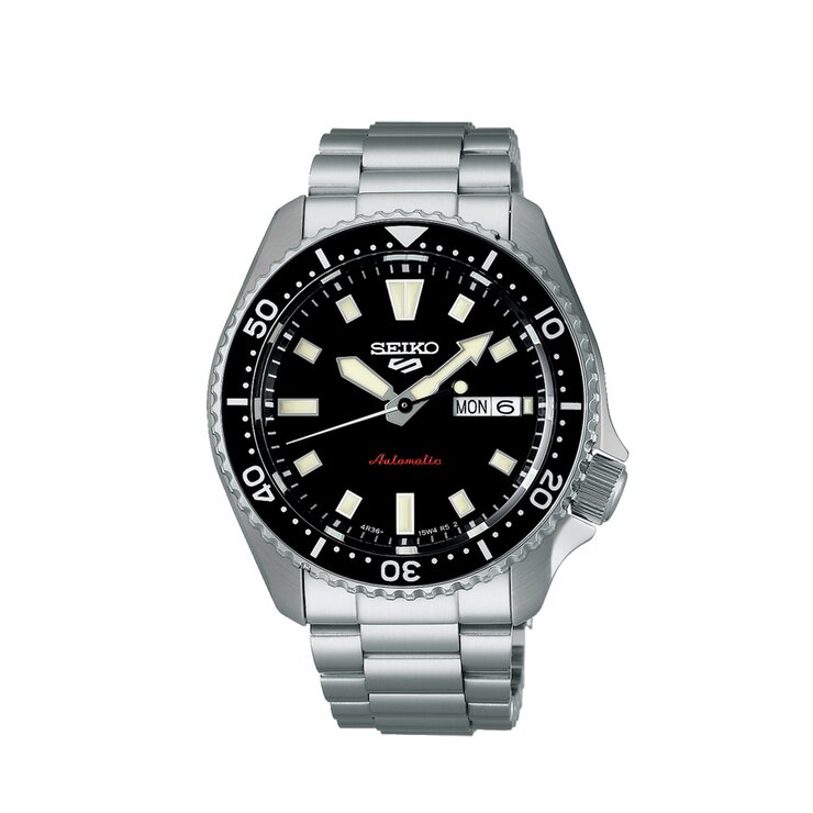Seiko horloge met een kast in staal, met een wijzerplaat in het zwart en een diameter van 42,5