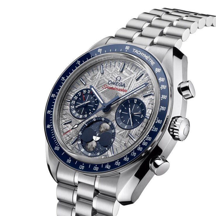 Omega horloge met een kast in keramiek op staal, met een wijzerplaat in het grijs en een diameter van 43 mm