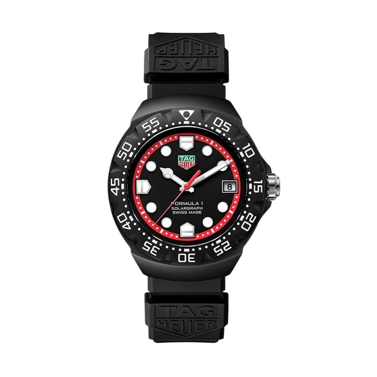 montre TAG Heuer avec un boîtier en polylight sur acier, un cadran noir et un diamètre de 38 mm