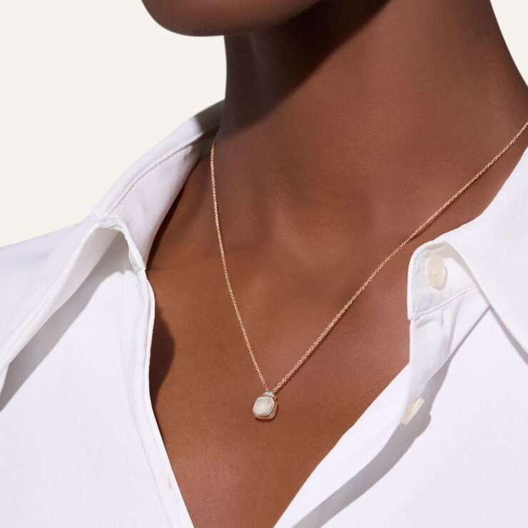 Pomellato ketting in rosé goud 18kt met quartz white omringd door briljanten van 0,02 karaat