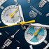montre TAG Heuer avec un boîtier en acier, un cadran bleu et un diamètre de 42 mm - thumb