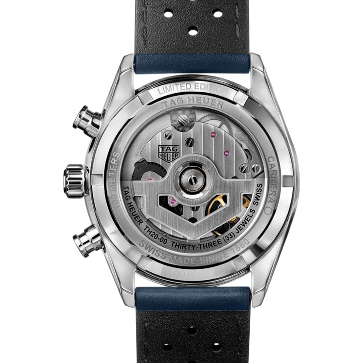 montre TAG Heuer avec un boîtier en acier, un cadran bleu et un diamètre de 42 mm