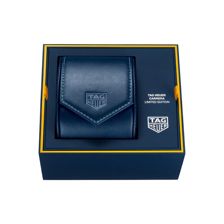 montre TAG Heuer avec un boîtier en acier, un cadran bleu et un diamètre de 42 mm