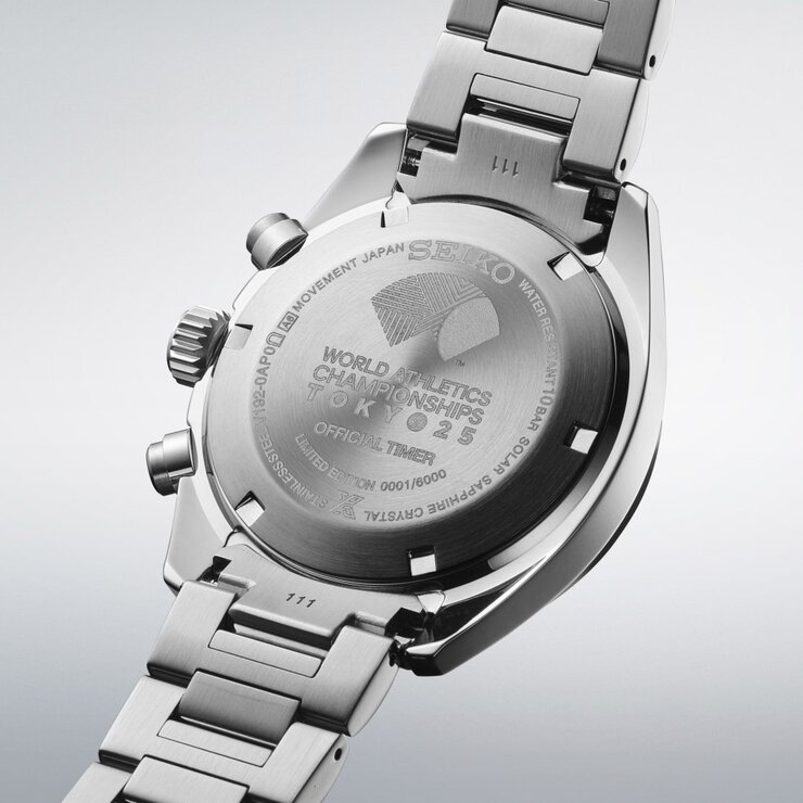 Seiko horloge met een kast in staal, met een wijzerplaat in het paars en een diameter van 39 mm