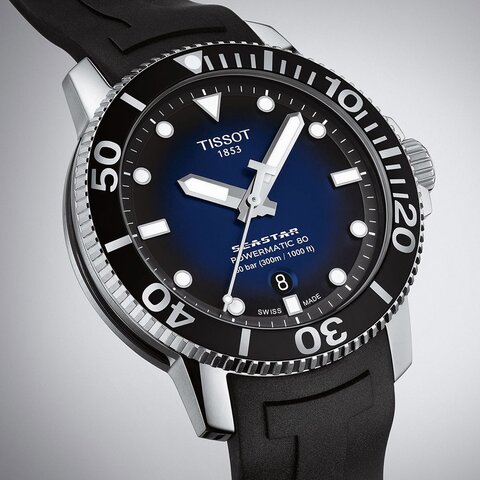 Tissot horloge met een kast in staal, met een wijzerplaat in het blauw en een diameter van 43 mm