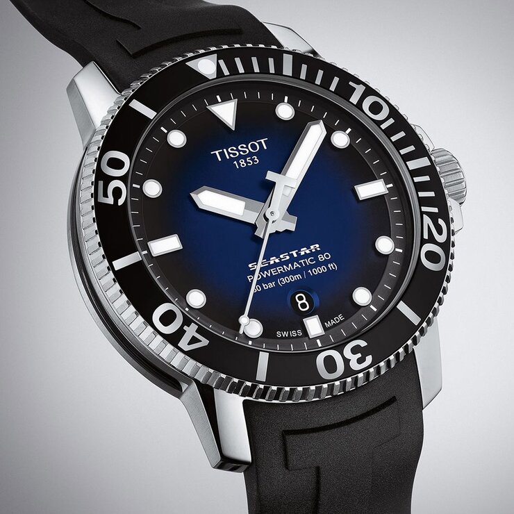 Tissot horloge met een kast in staal, met een wijzerplaat in het blauw en een diameter van 43 mm