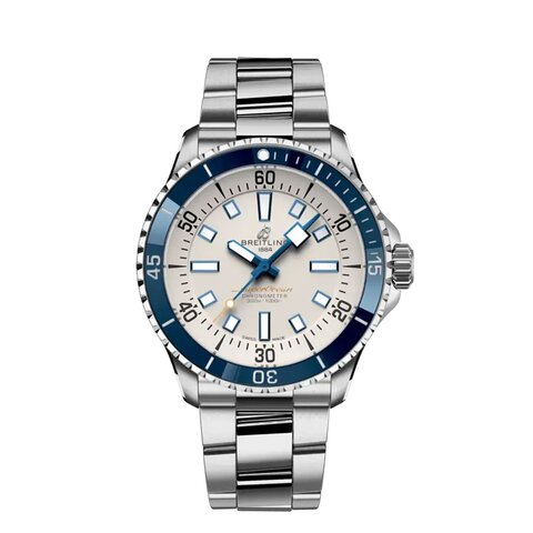 Breitling horloge met een kast in staal, met een wijzerplaat in het wit en een diameter van 42 mm