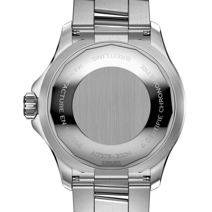 Breitling horloge met een kast in staal, met een wijzerplaat in het wit en een diameter van 42 mm