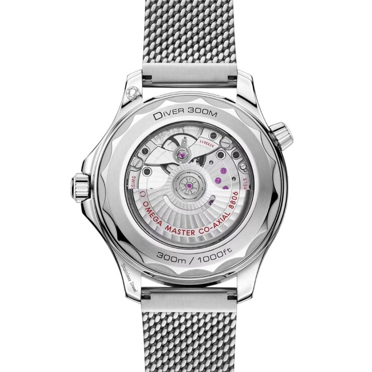 Omega horloge met een kast in staal, met een wijzerplaat in het zwart en een diameter van 42 mm