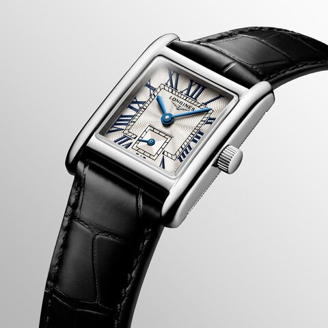Longines horloge met een kast in staal en een wijzerplaat in het zilver