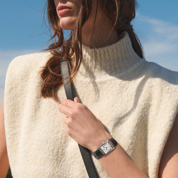 Longines horloge met een kast in staal en een wijzerplaat in het zilver