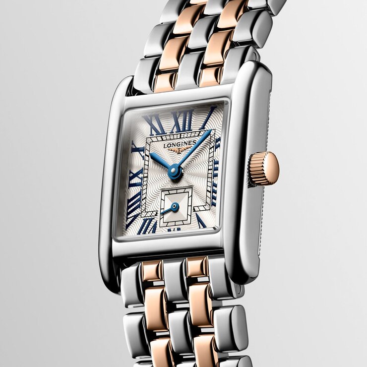 Longines horloge met een kast in staal en een wijzerplaat in het zilver