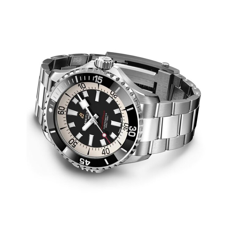 Breitling horloge met een kast in keramiek op staal, met een wijzerplaat in het zwart en een diameter van 46 mm