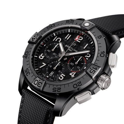 Breitling horloge met een kast in keramiek, met een wijzerplaat in het zwart en een diameter van 44 mm