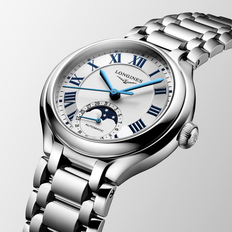 Longines horloge met een kast in staal, met een wijzerplaat in het zilver en een diameter van 34 mm